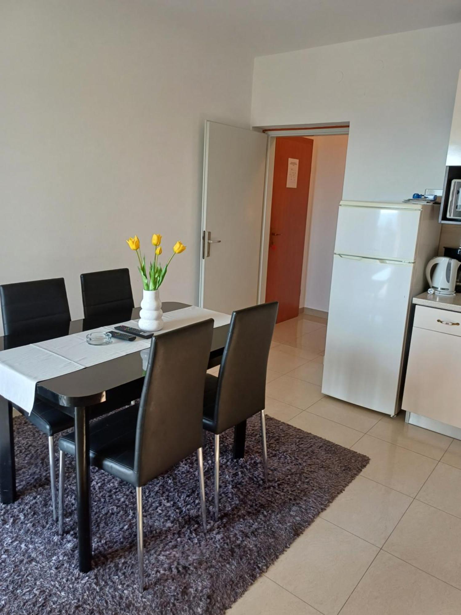 פודסטראנה Apartments Jure Miljak מראה חיצוני תמונה