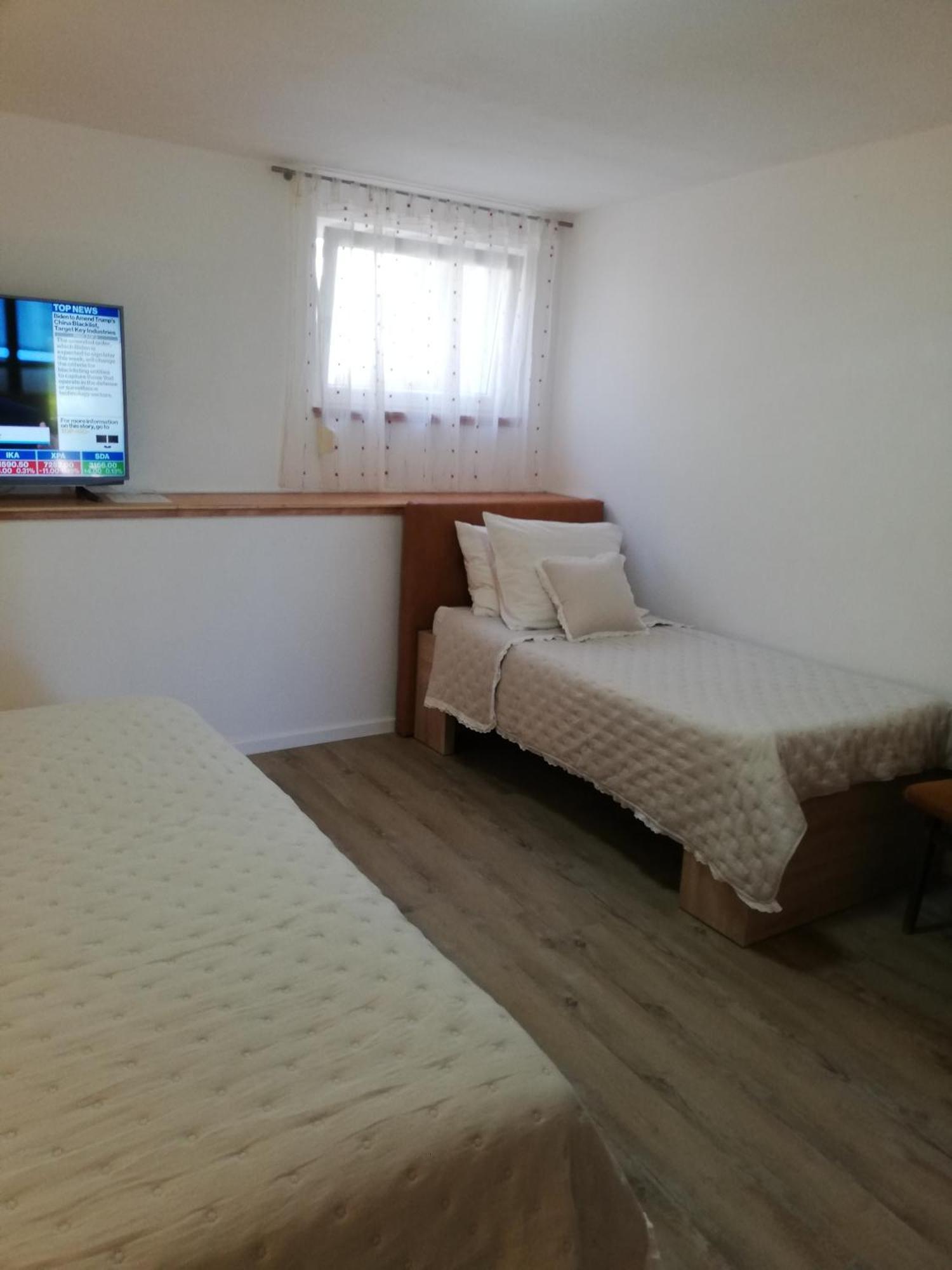 פודסטראנה Apartments Jure Miljak מראה חיצוני תמונה