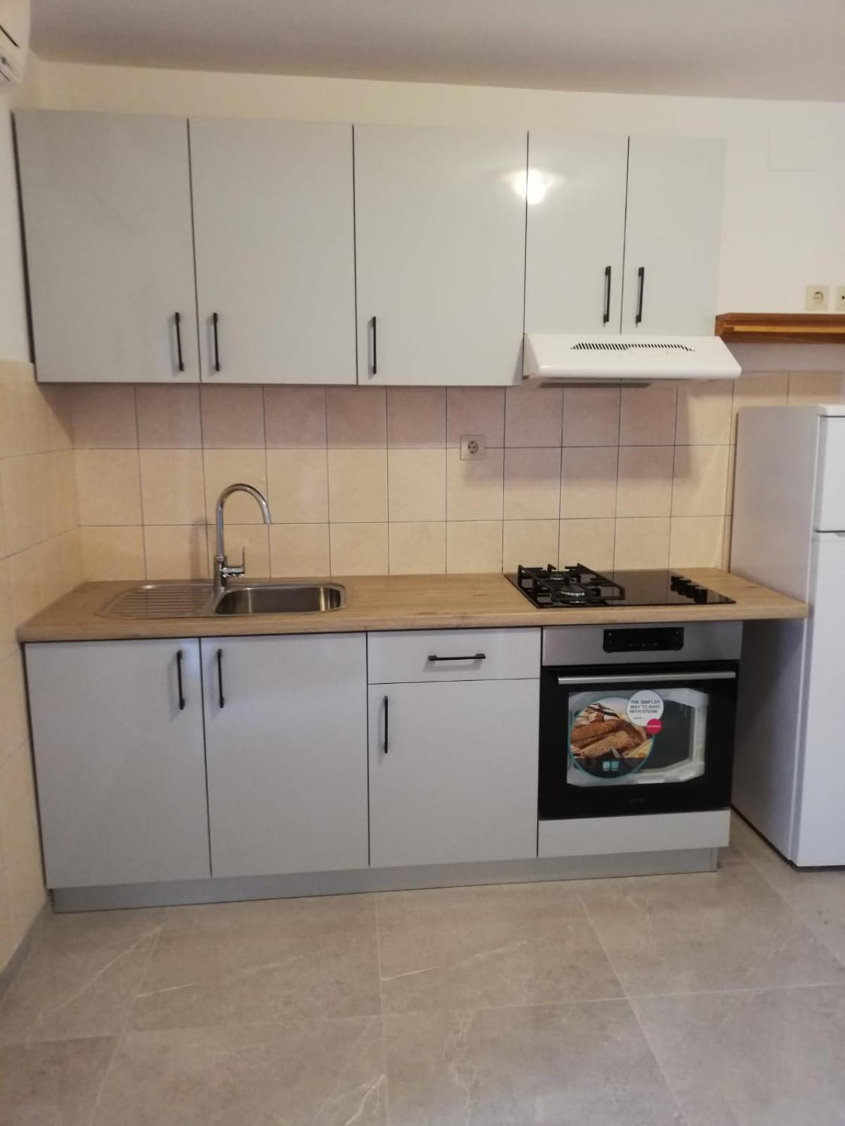 פודסטראנה Apartments Jure Miljak מראה חיצוני תמונה