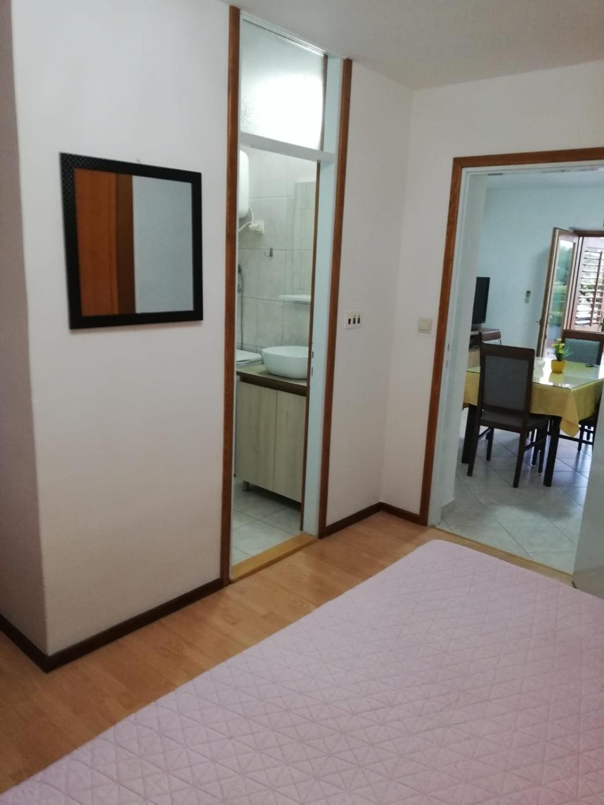 פודסטראנה Apartments Jure Miljak מראה חיצוני תמונה