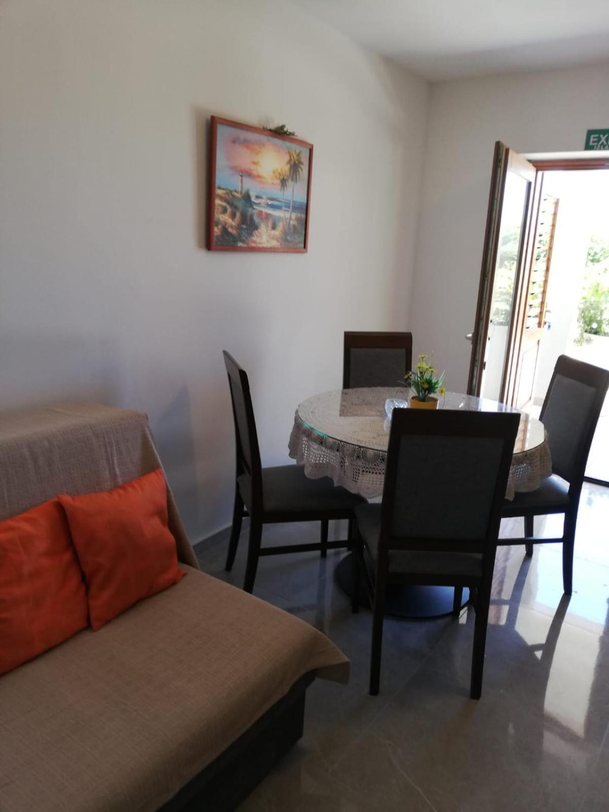 פודסטראנה Apartments Jure Miljak מראה חיצוני תמונה