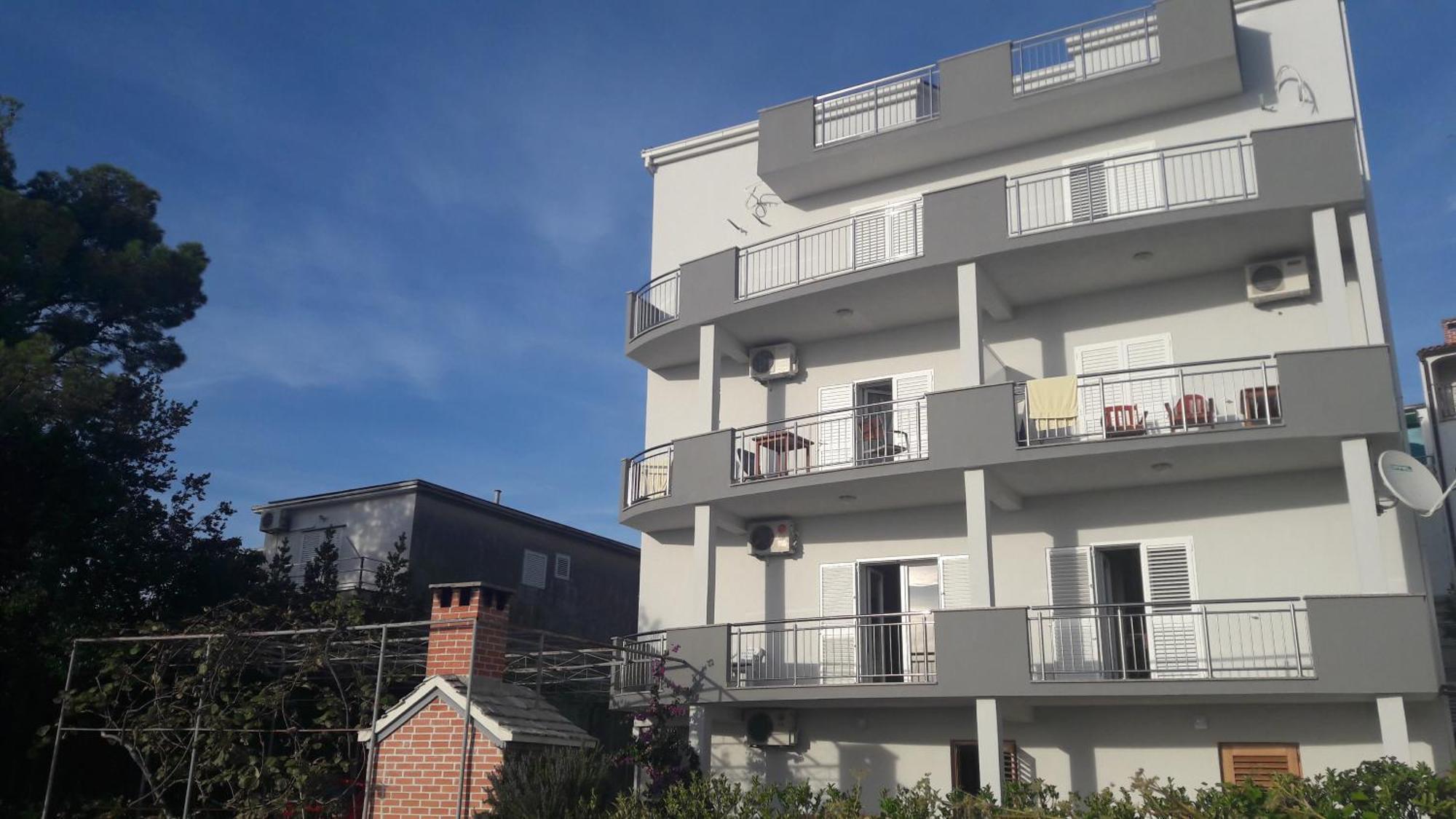 פודסטראנה Apartments Jure Miljak מראה חיצוני תמונה
